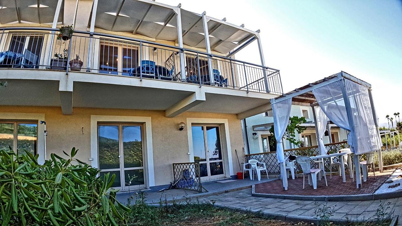 Asinaro Residence - Fronte Mare Calabernardo Esterno foto